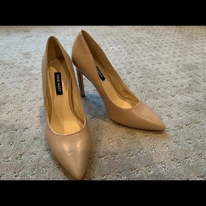 Nine West Tatiana pumps - Natural - sz 5.5